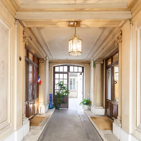 Bed & Breakfast Maison De Lignières - - Quartier Champs-elysées 4*