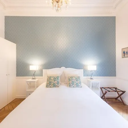 Maison De Lignieres - - Quartier Champs-elysees Bed & Breakfast 4*